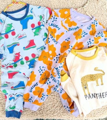 赤ちゃんの春物到着しました。