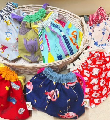 コップ入れや文具入れを